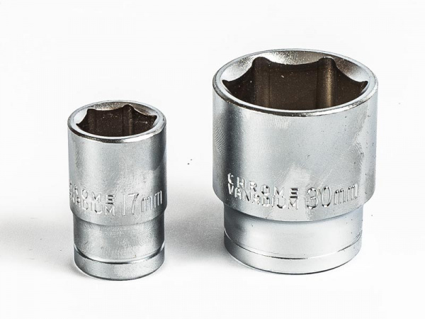 00015660 Головка торцевая 17мм 1/2 CrV 6-гр. JSD