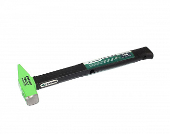 Молоток Garwin MONOLITH, обрезиненная рукоятка, 500 г, 711200-500 Молоток Garwin MONOLITH, обрезиненная рукоятка, 500 г, 711200-500