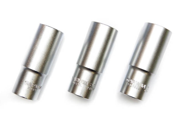 S0110L Головка торцевая глубокая 6гр. 1/4