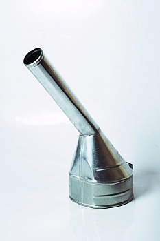 Воронка метал.универсальная большая D160 mm с широким носиком, 3919 Воронка метал.универсальная большая D160 mm с широким носиком, 3919